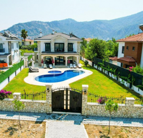 Remarkable private 4-Bed Villa in Dalyan with pool